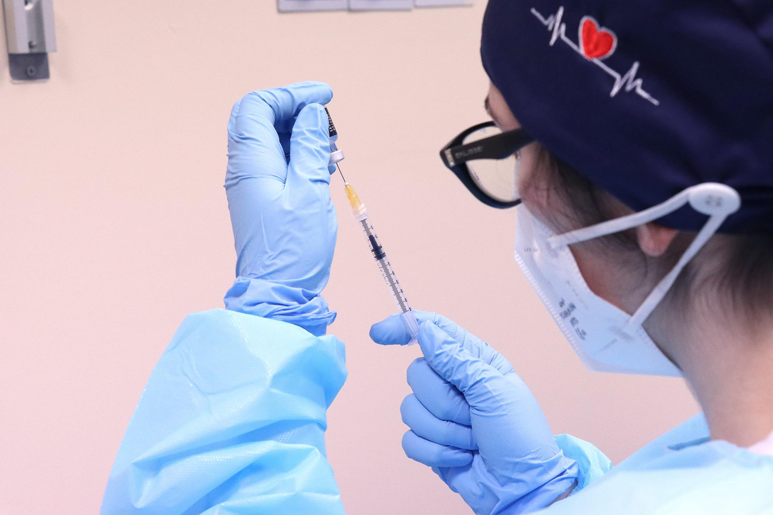 Covid-19, lo studio del Sant'Anna: quasi un terzo dei toscani non vuole vaccinarsi