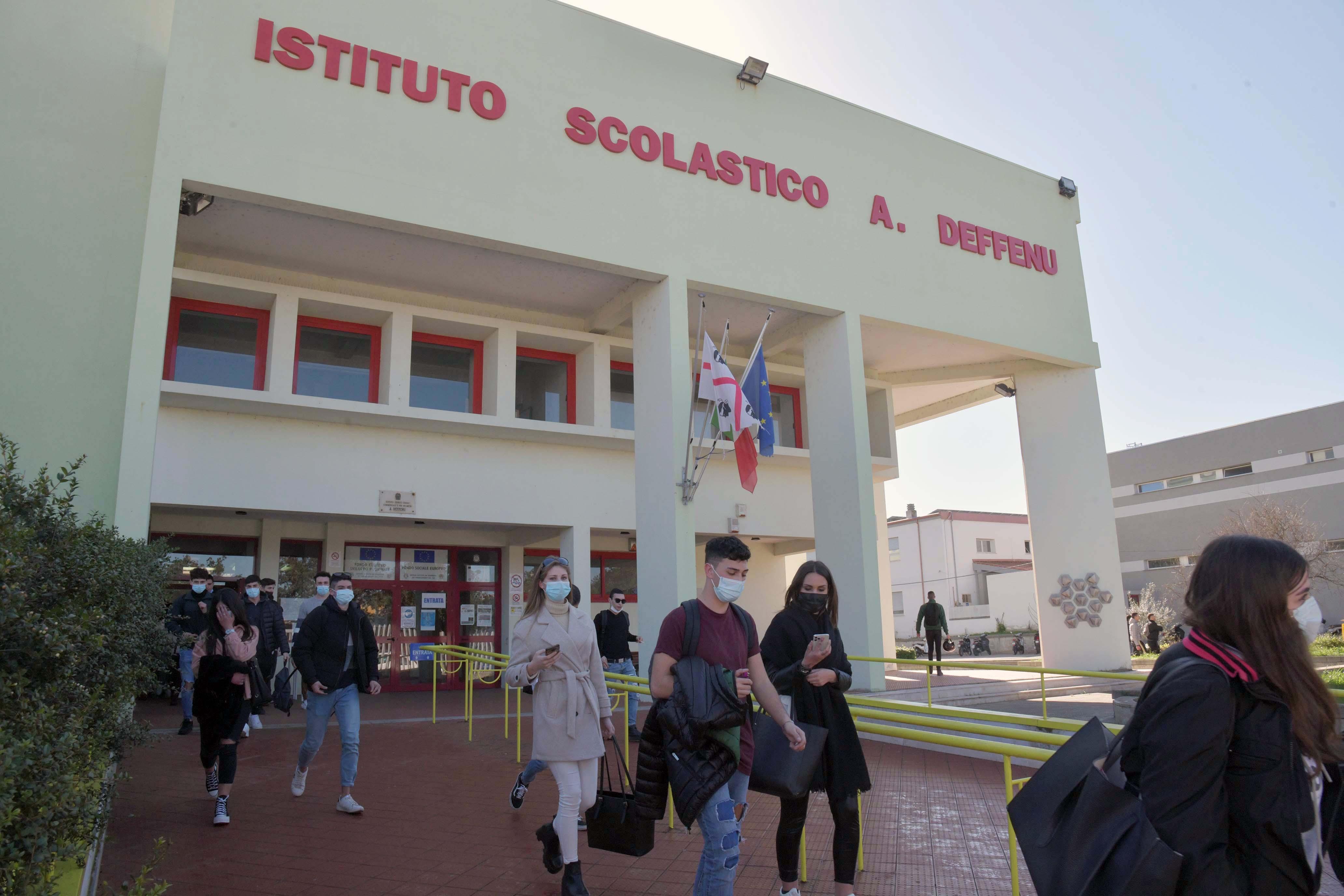 Olbia, Deffenu senza aule. La Provincia: "Deserti i bandi per prendere locali in affitto"