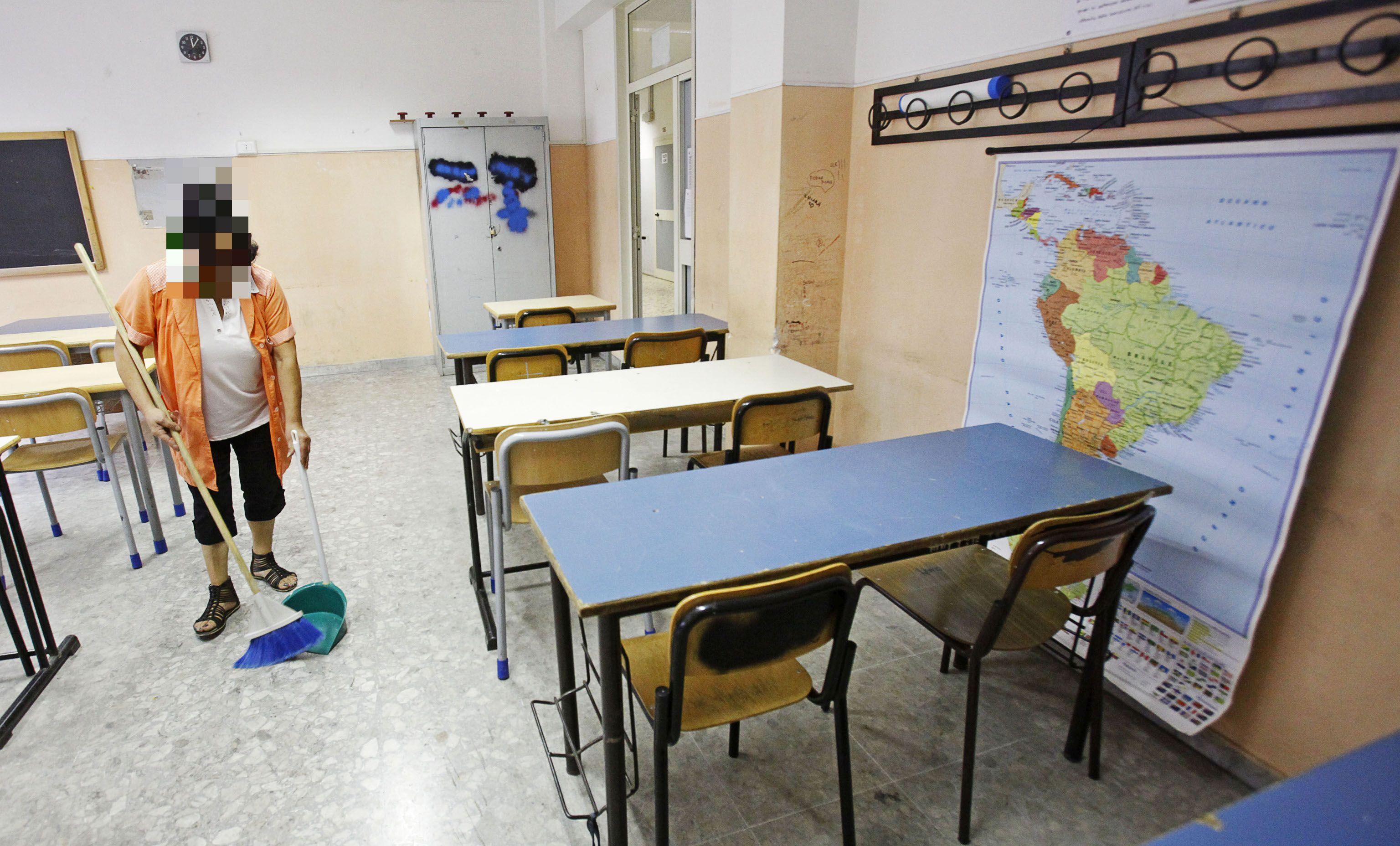 Bidella licenziata in tronco: «Il suo punteggio era sbagliato» 