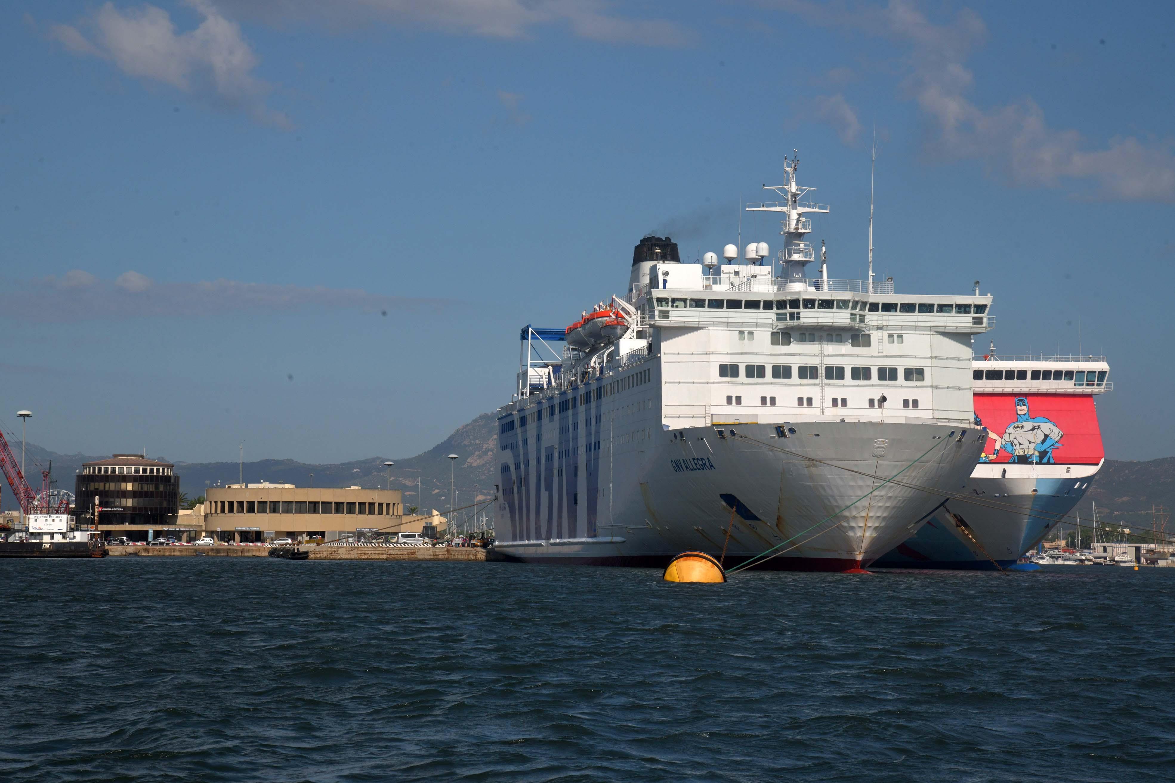 Traghetti, avviso del ministero per la tratta Olbia-Civitavecchia in continuità territoriale