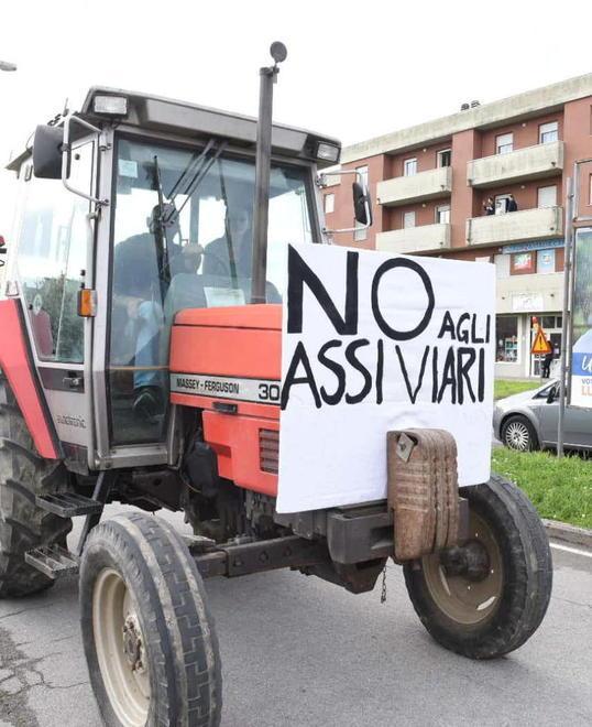 «Assi viari? Ora basta mettiamoci una pietra» 