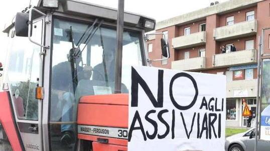 «Assi viari? Ora basta mettiamoci una pietra»