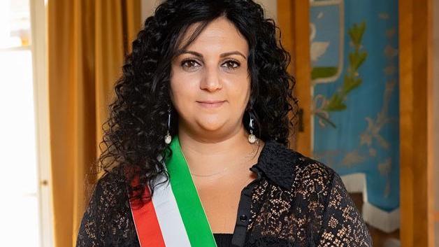Bidoncini ancorati al suolo Trovata la soluzione antivento