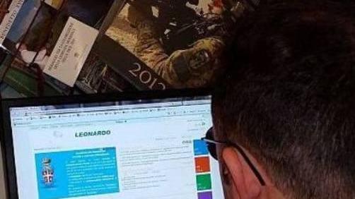 Vuole vendere online tre pneumatici e si trova il conto svuotato