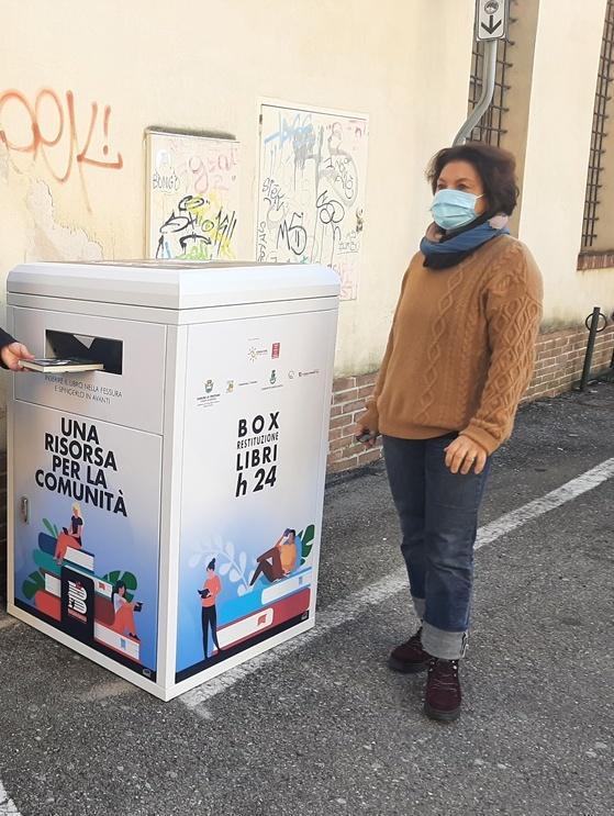 Un box per i libri da restituire 