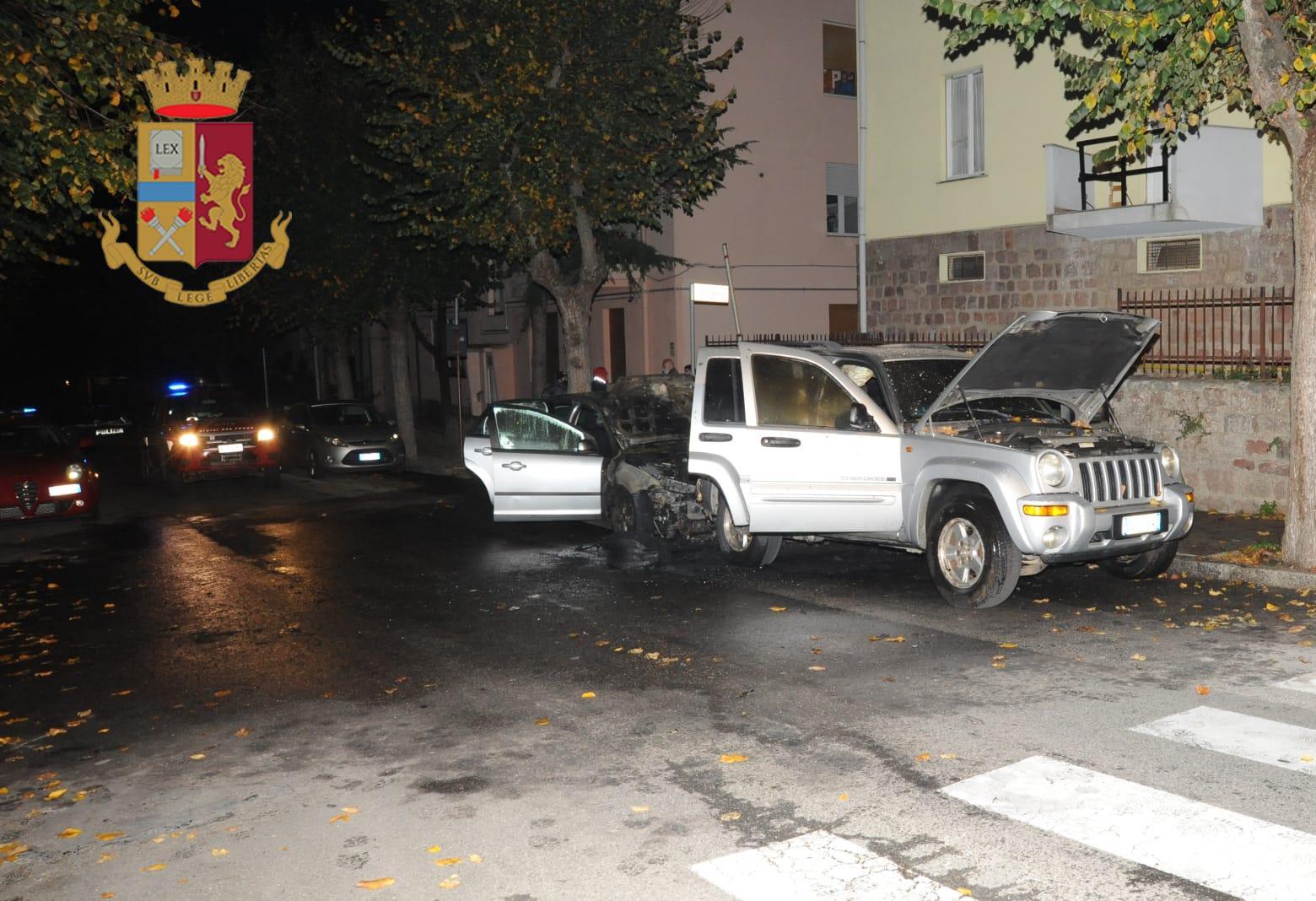 Nuoro, incendiava le auto del vicino di casa: divieto di dimora per un pensionato 