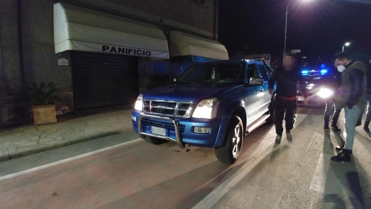 Folle corsa con il pick up a Querceta, denunciato 38enne
