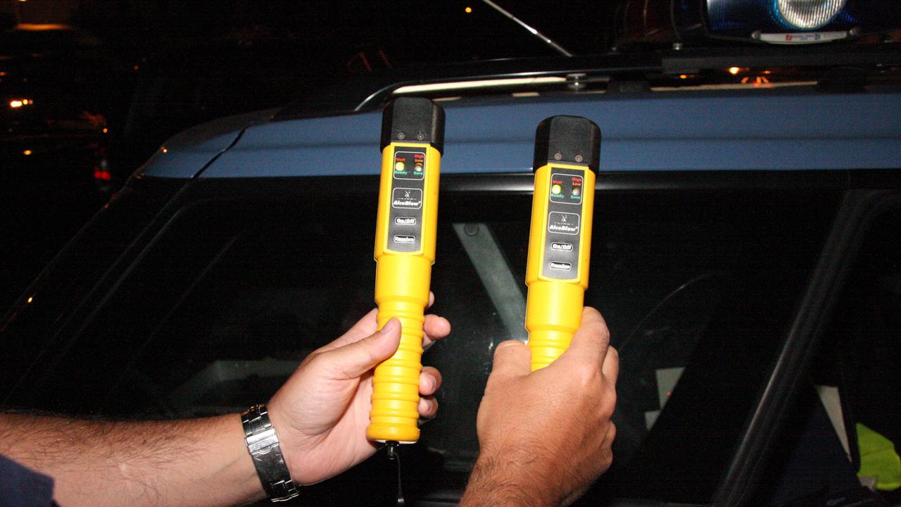 Ubriaca alla guida causa un incidente a Montignoso, denunciata 27enne
