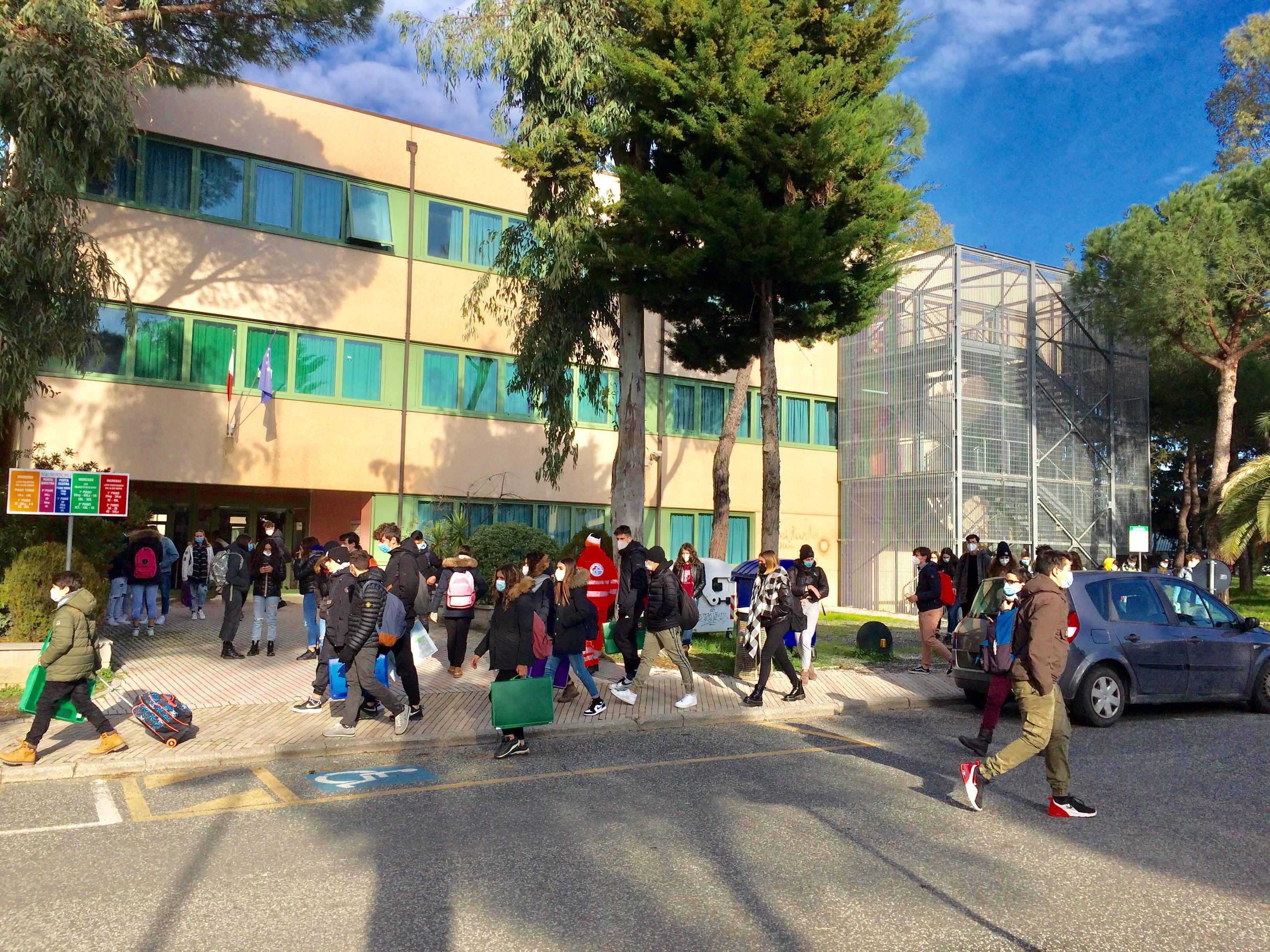 Nelle scuole di Cecina e Rosignano gli studenti scelgono i fornelli: bene anche Iti e licei, giù lo sportivo 