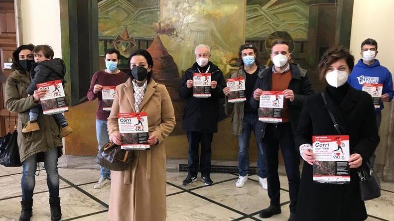 A piedi o in bici per raccogliere rifiuti e fondi per la ricerca sulle leucemie