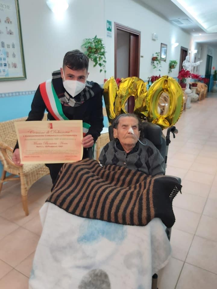 Cent'anni di lavoro e di fede, a Dolianova auguri per Maria Bonaria Arras
