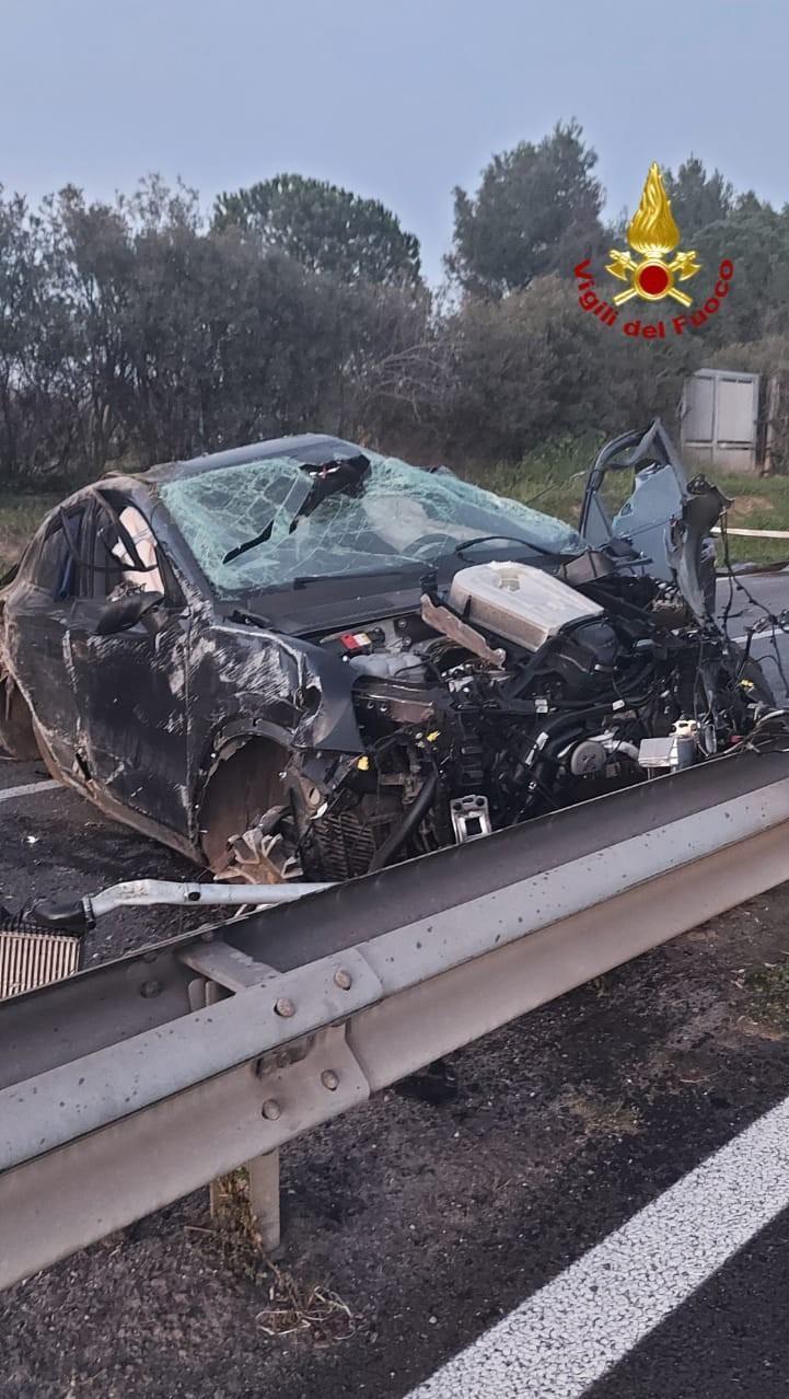 Si schianta sul guard rail della 554: grave l'ex calciatore rossoblù Andrea Cossu