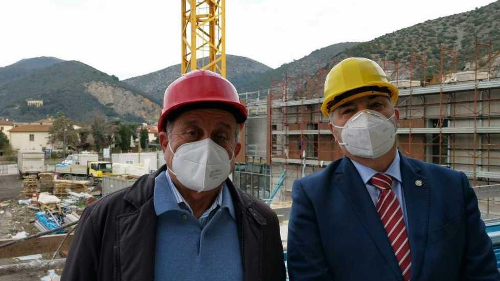 A sinistra Carlo Macaluso con il sindaco Sergio Di Maio