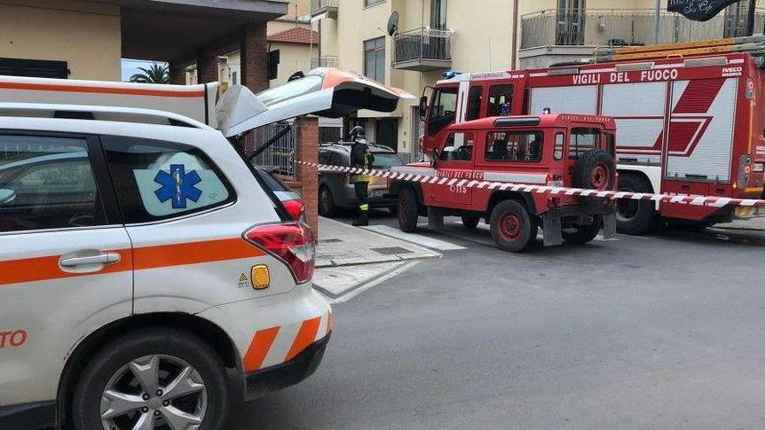 Lo cercano per ore, trovato morto nella nuova casa