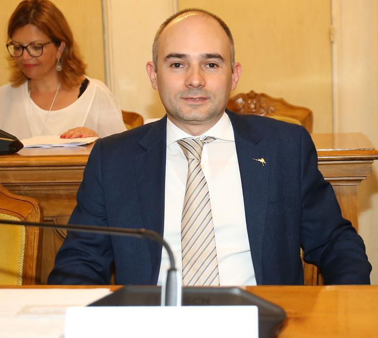 Il reggiano Vinci vota “no” a Draghi e lascia la Lega per Fratelli d’Italia 