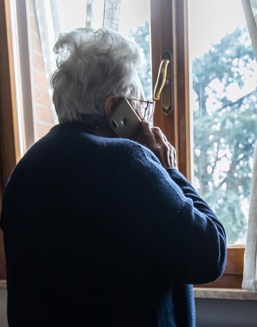 Derubata un’anziana «Suo figlio ha il virus Servono subito soldi» 