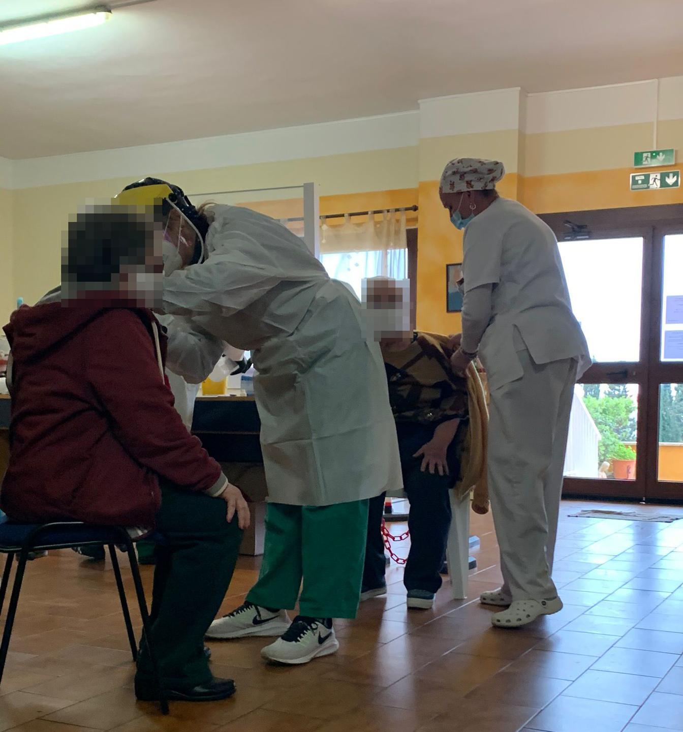 Al Centro “Noli me tollere” vaccinati gli anziani e le operatrici