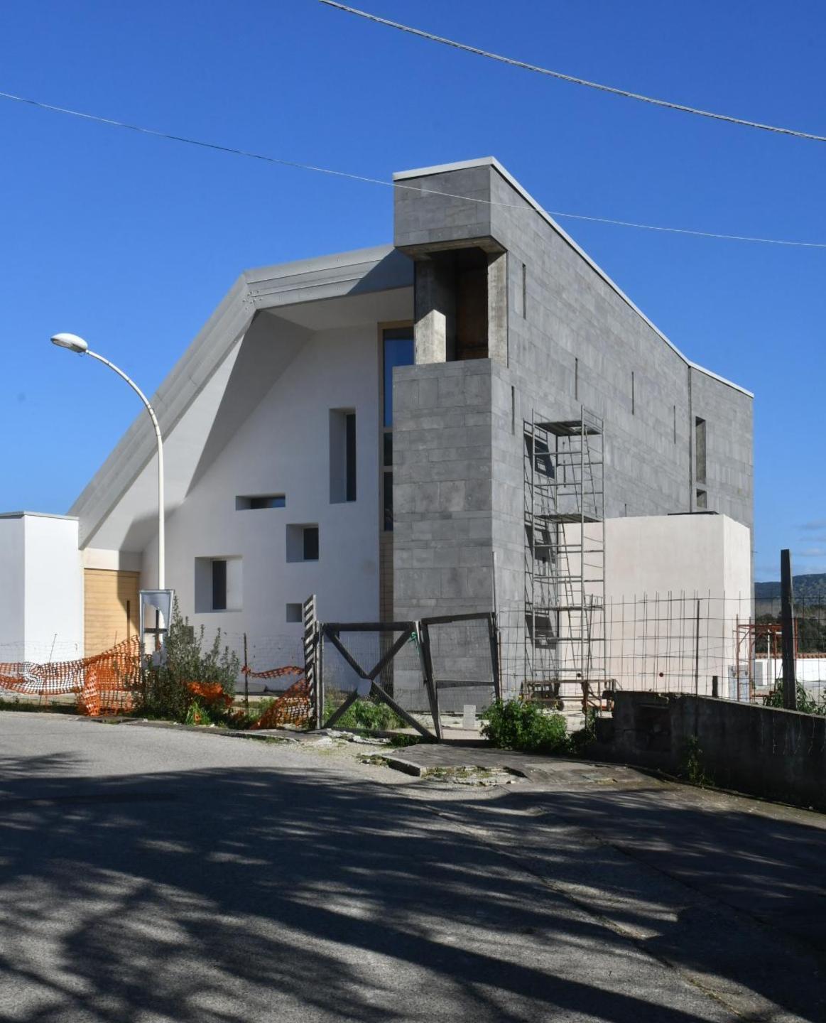 Nuova chiesa e polemiche, «Inevitabile ricostruirla» 