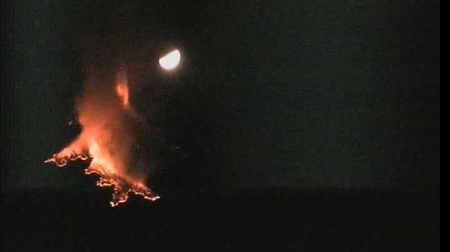 Etna: vulcano dà spettacolo di notte, fontane lava e colata