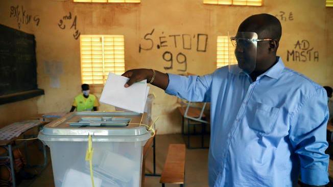 Niger al voto, sfida tra due veterani della politica