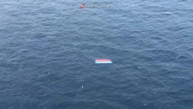 Migranti:riprese ricerche dispersi barcone a largo Lampedusa