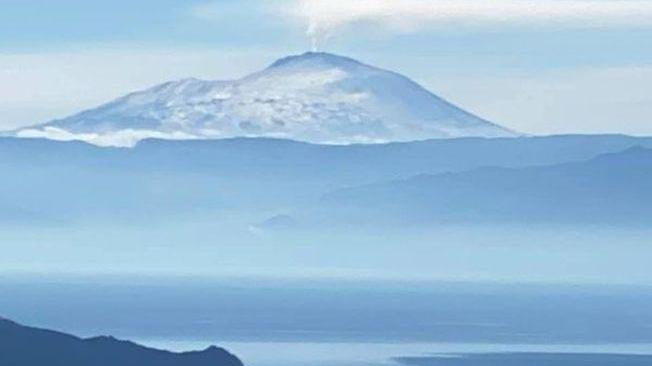 Etna: lo spettacolo del vulcano visto dalle Eolie