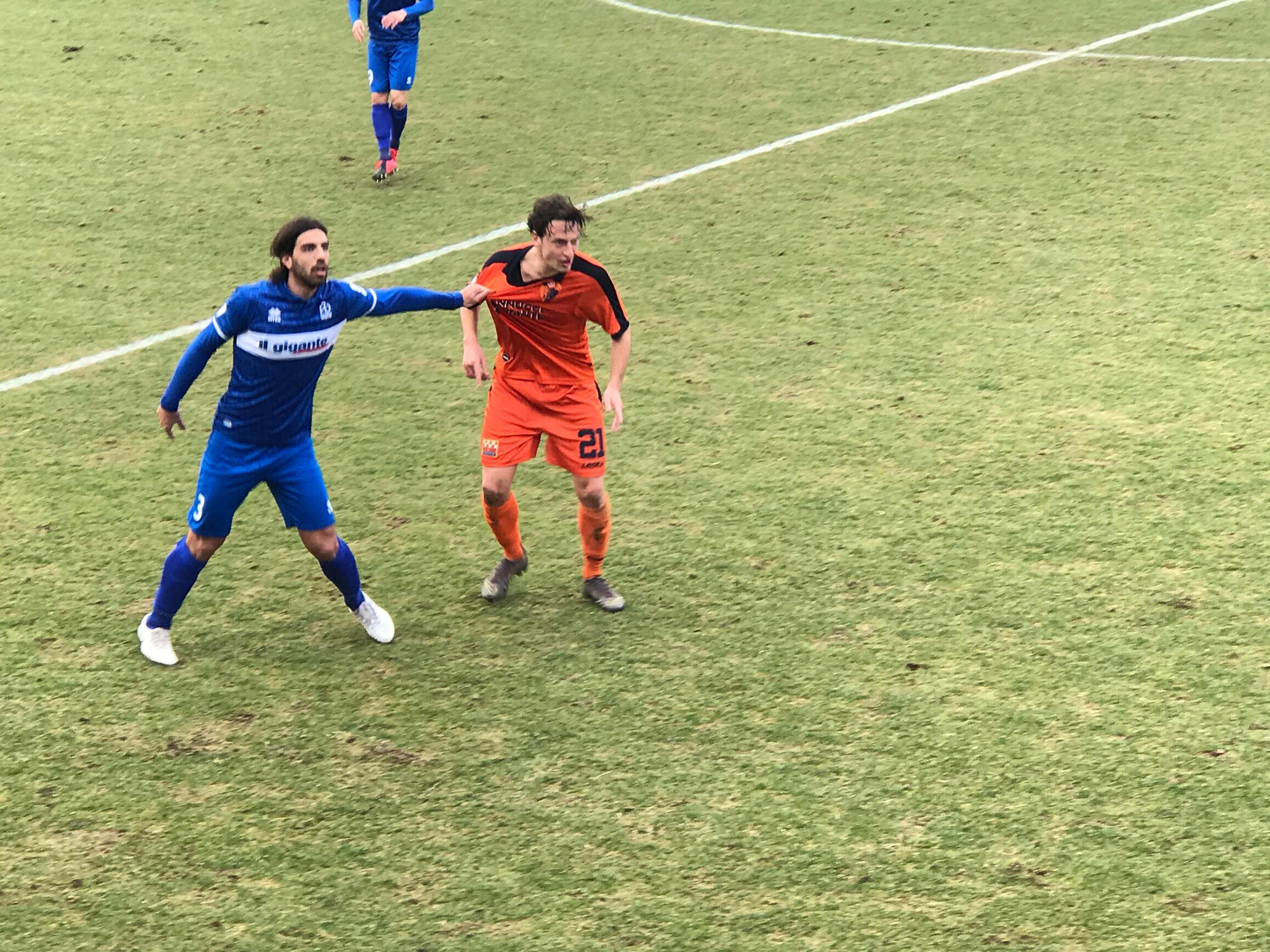 Il figlio di Maldini (in azzurro) contro quello di Renzi (in arancione)