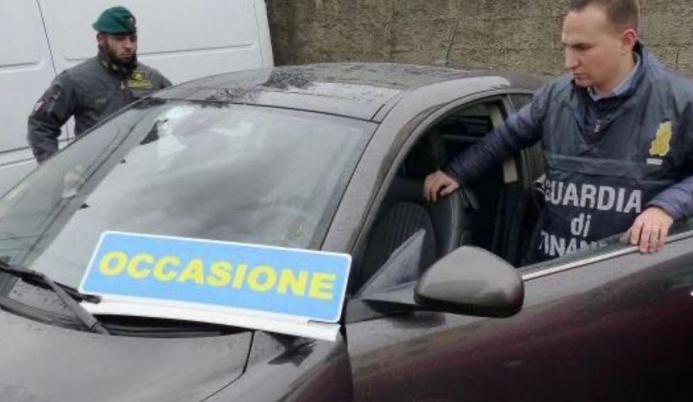 Fatture false per un milione ed evasione dell’Iva Frode carosello sulle auto