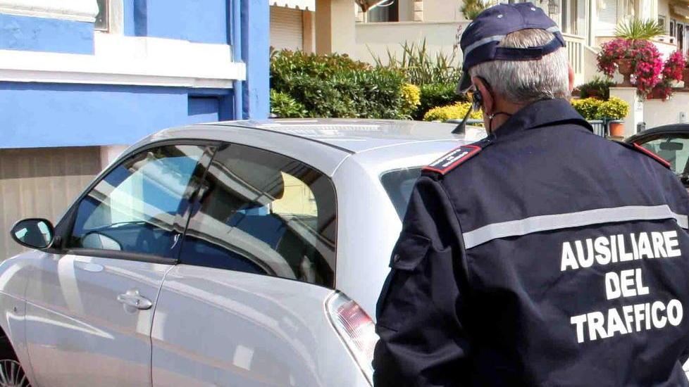 Stop furbetti della sosta debutta il “vigilino” per controllare i ticket