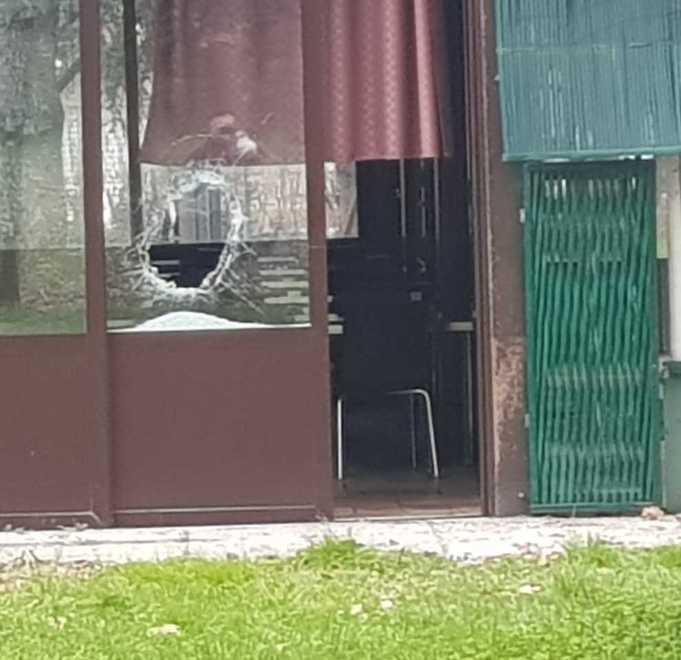 San Cesario Ladri di notte alla Baracchina Bottino misero ma tanti danni 