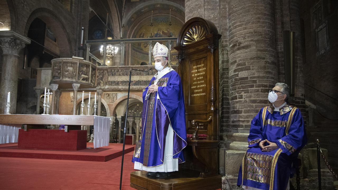 Modena. La messa per le vittime del Covid: «Uniti potremo uscire dal deserto»