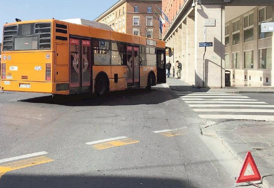 Bus Ctt, non solo volanti che si staccano ma freni guasti e gomme scoppiate 