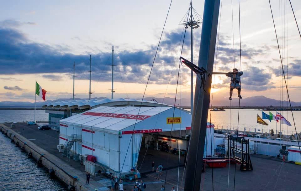La base di Luna Rossa al molo Ichnusa di Cagliari