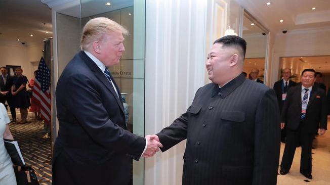 Bbc,'Trump offrì a Kim Jong-un passaggio su Air Force One'
