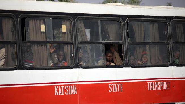 Nigeria: liberate 53 persone rapite su un bus da banditi