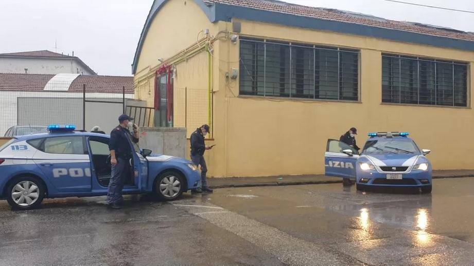 I controlli della polizia nel locale di San Paolo il giorno di Capodanno