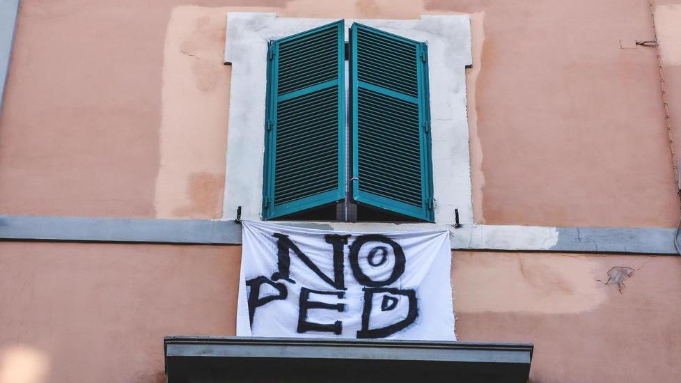 «Il nuovo incontro? Una presa in giro». La rivolta di Borgo Cappuccini contro l’area pedonale