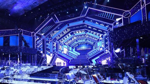 Un’astronave per il futuro: pronto il palco del Festival