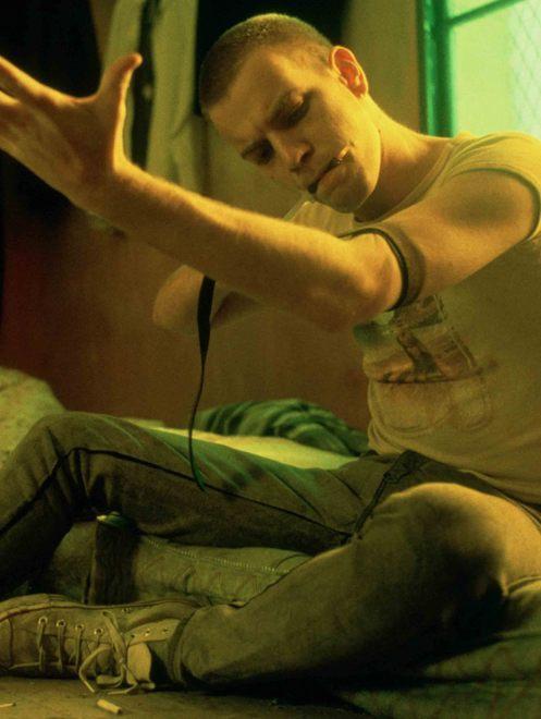Un dito nell’occhio dei conformisti “Trainspotting” supercult da 25 anni 