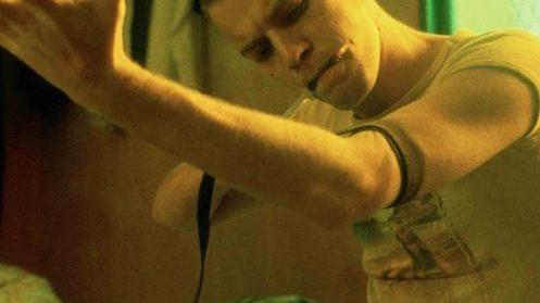 Un dito nell’occhio dei conformisti “Trainspotting” supercult da 25 anni