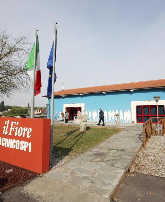 Comune e centro civico per discutere le tesi