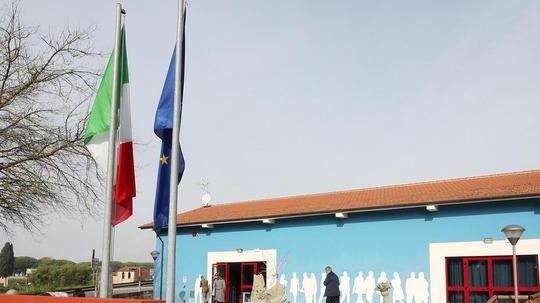 Comune e centro civico per discutere le tesi