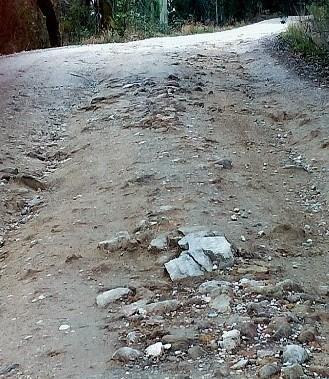 Strada di Pescine «La manutenzione è inesistente»