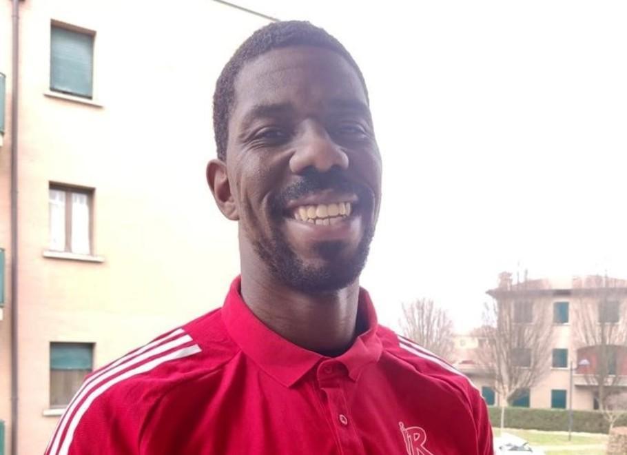 Ieri Henry Sims è sbarcato in città Slitta l’arrivo di Bryton Lemar