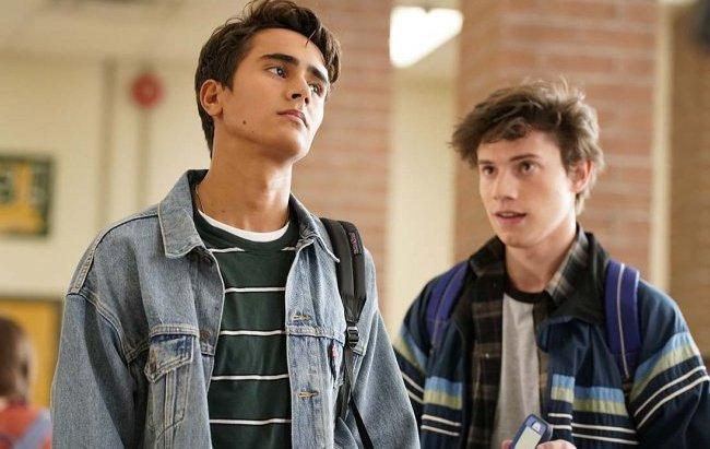Su Disney+ una serie teen per un amore gay 