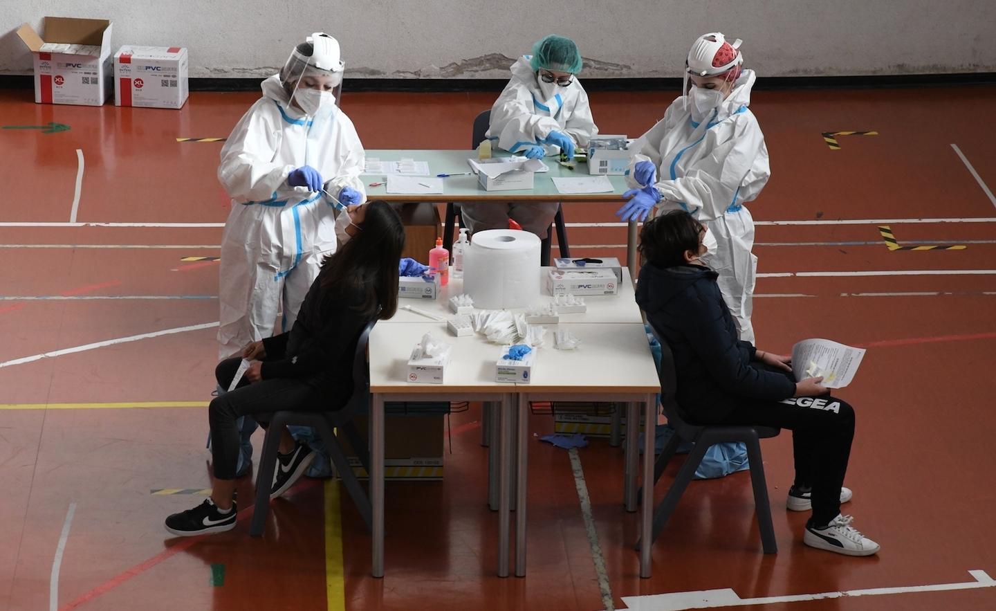 Sardi e sicuri, tappa conclusa vaccinati tremila over 80 