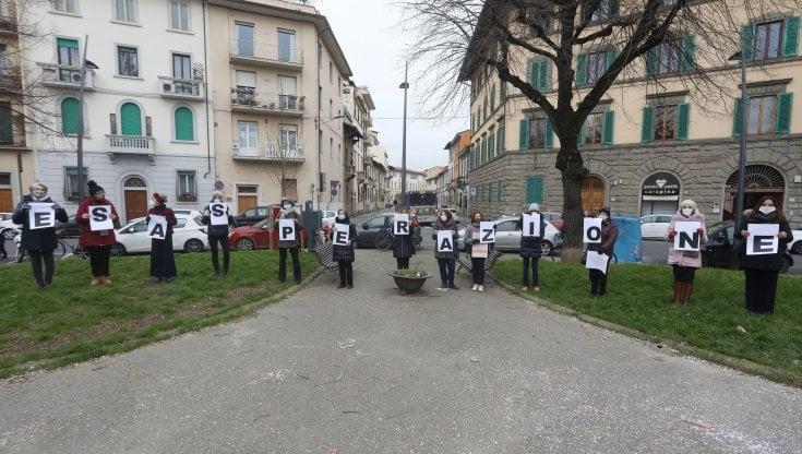 La protesta dei genitori dell'Istituto comprensivo Masaccio a Firenze