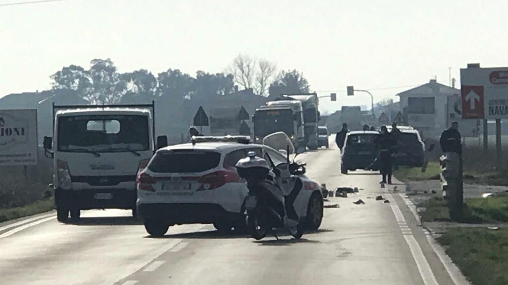 L'incidente mortale sull'Emilia (Foto Fabio Muzzi)