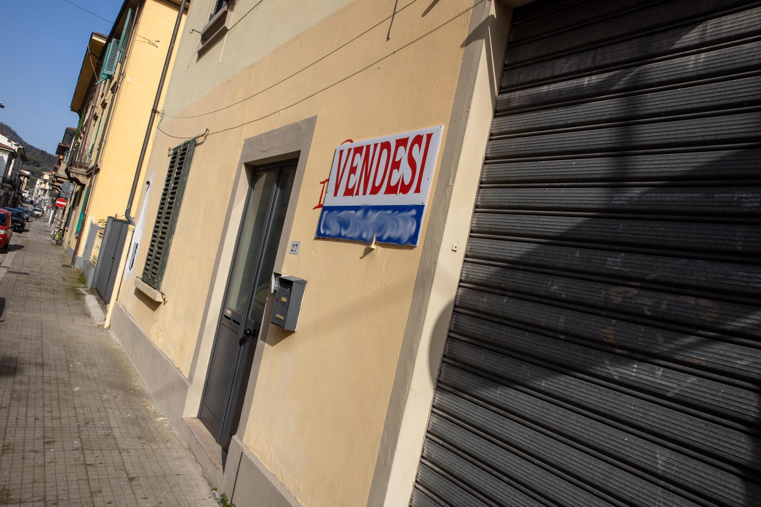 “Vendesi” ma nessuno compra a Montecatini: parlano gli esperti del settore