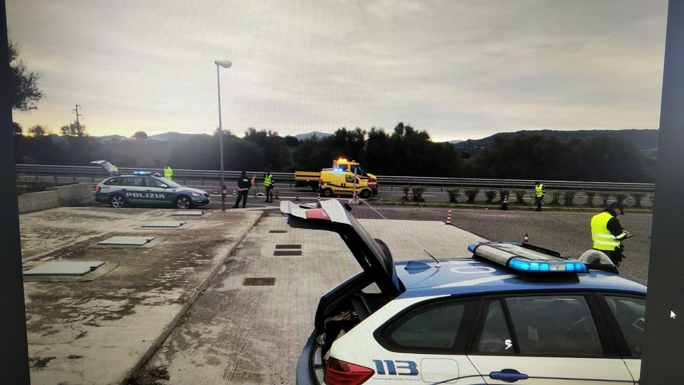 Nuoro, controlli della polizia stradale nel weekend: 14 persone sanzionate